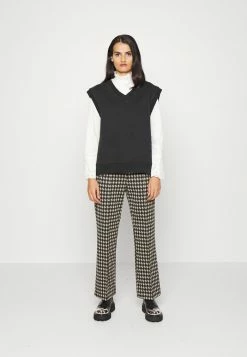 Han Kjøbenhavn DISTRESSED VEST - Sweatshirt - Distressed Black -Han Kjøbenhavn Shop caecb48ae82b44c7a3428989196bc8a0