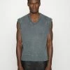 Han Kjøbenhavn DISTRESSED VEST - Jumper - Dark Grey -Han Kjøbenhavn Shop d9e25cdedb244a73a6ba31429594565c