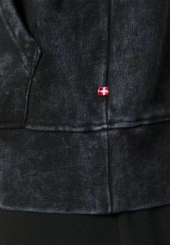 Han Kjøbenhavn CASUAL HOODIE - Sweatshirt - Blue Acid 6 Han Kjøbenhavn CASUAL HOODIE - Sweatshirt - Blue Acid -Han Kjøbenhavn Shop dd321df3cc4e4a0db4e45f9651c38a41