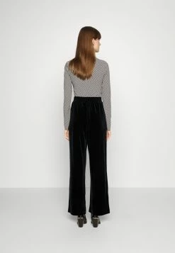 Han Kjøbenhavn DRAPE TROUSERS - Trousers - Black -Han Kjøbenhavn Shop e24c8b5fcb85462089368009fa9db208