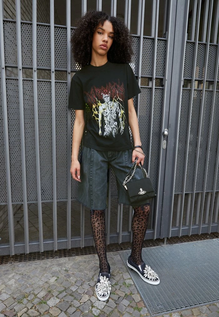 ARTWORK TEE SHORT SLEEVE - Print T-shirt - faded black Han Kjøbenhavn ARTWORK TEE SHORT SLEEVE - Print T-shirt - Faded Black -Han Kjøbenhavn Shop ec24a17abb844318b1f162e7eb09094d