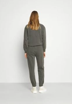 Han Kjøbenhavn PANTS - Tracksuit Bottoms - Dark Grey