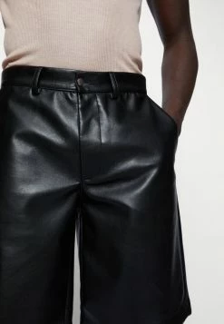 Han Kjøbenhavn SUIT WIDE LEG - Shorts - Black -Han Kjøbenhavn Shop f04d997db1aa4ccabcac00391eec8200