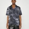 Han Kjøbenhavn PRINTED SUMMER SHORT SLEEVE - Shirt - Grey -Han Kjøbenhavn Shop f2db0a7d19584e41a104d637205ce47b