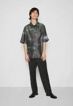 Han Kjøbenhavn BOXY SHIRT SHORT SLEEVE - Shirt - Galaxy -Han Kjøbenhavn Shop f37ef03290404e01a86078f963c4ada6