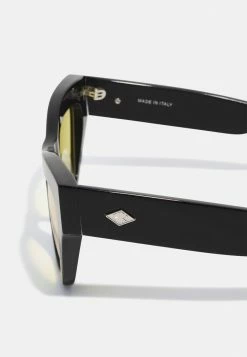 Han Kjøbenhavn JENALI - Sunglasses - Black -Han Kjøbenhavn Shop f66a97048f6d4844a7867b3219e1e0c4