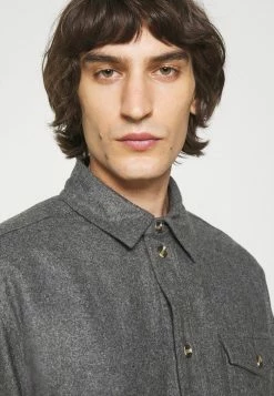 Han Kjøbenhavn ARMY - Shirt - Grey -Han Kjøbenhavn Shop f7c29f900b5e417498535469ecb45fc1