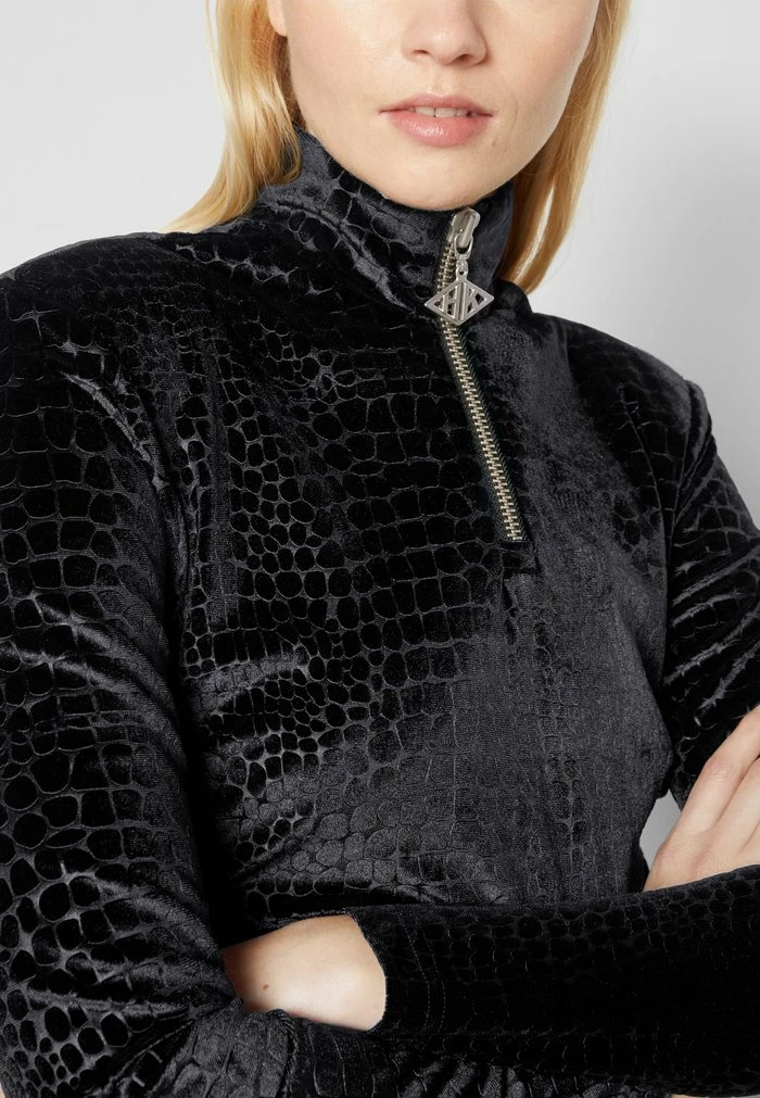 HALF ZIP SHARP LONG SLEEVE - Long sleeved top - black Han Kjøbenhavn HALF ZIP SHARP LONG SLEEVE - Long Sleeved Top - Black -Han Kjøbenhavn Shop fcda58dfb08c471c8d0a1c72ea7891e4